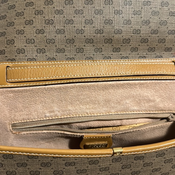 Authentic GUCCI(Vintage) SLING bag - Picture 4 of 9